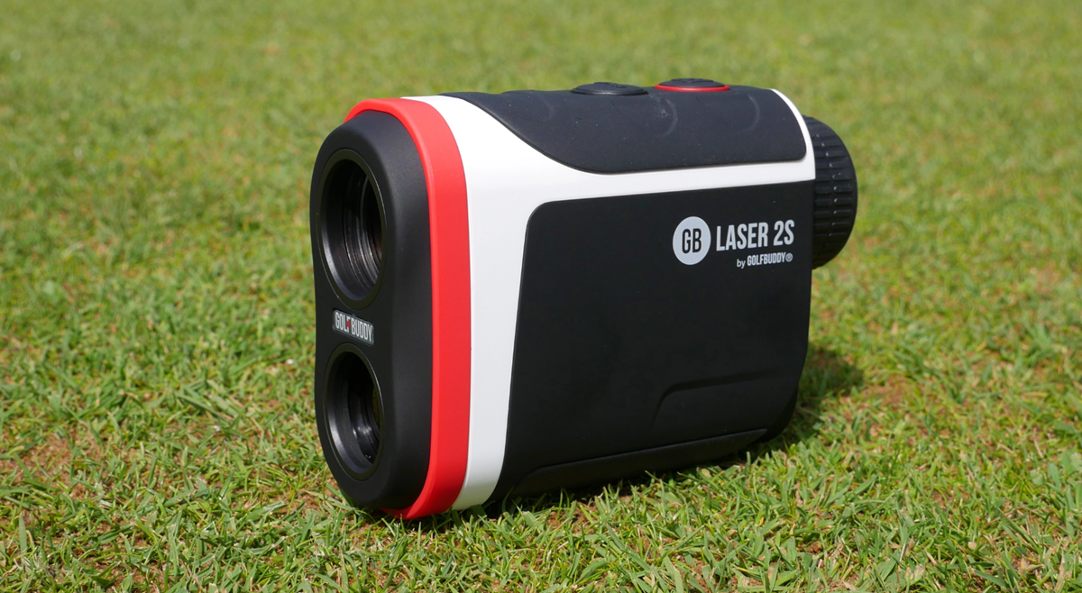 Máy Đo Khoảng Cách Golf: Laser Hay GPS, Có Đáng Đầu Tư?